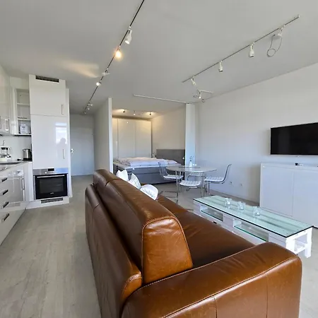 Vier Jahreszeiten 3-82 Strandperle Daire *