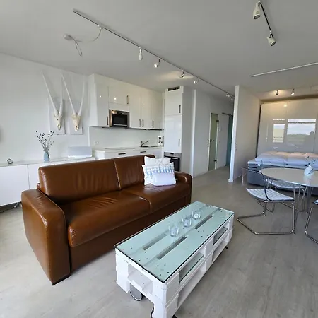 Vier Jahreszeiten 3-82 Strandperle Daire *